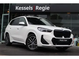 BMW X1 xDrive25e | M-sport | Camera | Led | Sfeer | CarPlay | keyless
