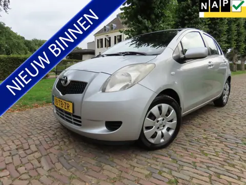 Toyota Yaris 1.3 VVTi Sol MMT Automaat Climatecontrol Cruisecontrol Trekhaak 5 Drs Dealer Onderhoude
