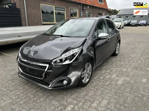 Peugeot 208 1.2 PureTech Signature