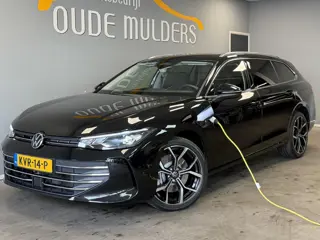 Volkswagen Passat Variant 1.5 eHybrid Business | Head up | Trekhaak | Memory | Adaptieve Cruise | Ma