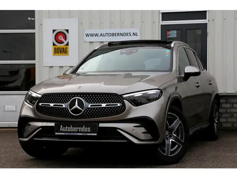 Mercedes-Benz GLC 300e Plug in hybride 4MATIC AMG Line*Perfect MB Onderh.*Airmatic/4wiel bestu./360/
