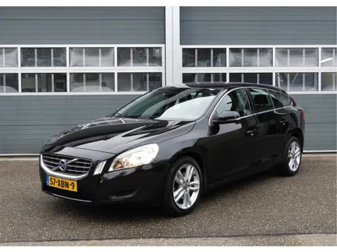 Volvo V60 1.6 T3 Momentum | TREKHAAK | NAVI | CRUISE | PDC