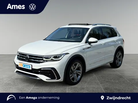 Volkswagen Tiguan 1.4 245pk TSI eHybrid R-Line Business+ Panoramisch schuif-, kanteldak, | Side Assi