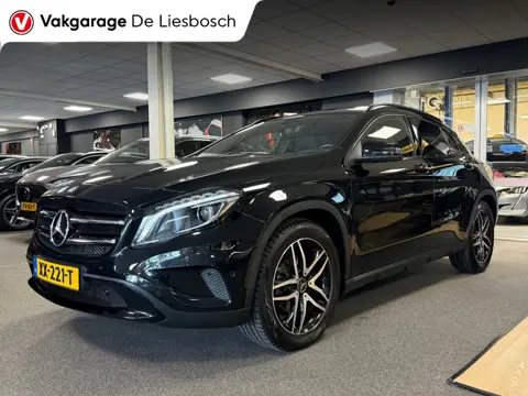 Mercedes-Benz GLA-klasse 200 Edition 1 / Panorama / Night pakket / Navigatie / PDC / LED / Cruisecon