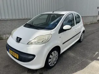Peugeot 107 1.0-12V XR . AIRCO