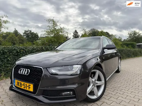 Audi A4 AVANT 1.8 TFSI quattro Sport Edition , S-Line , Clima / Cruise / Panodak / Navi / Leder / Le