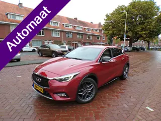 Infiniti Q30 1.6t Premium Tech ZELFDE AUTO ALS MERCEDES GLA  360, CAMERA