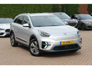 Kia e-Niro ExecutiveLine 64 kWh / SoH 95,5 % / Camera / Leder / Keyless / Stoelventilatie / Navigati