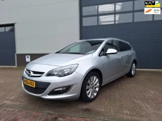 Opel Astra Sports Tourer | 1.4 Turbo Cosmo | Camera | Cruise control | 2e eigenaar NAP | Airco | Nav