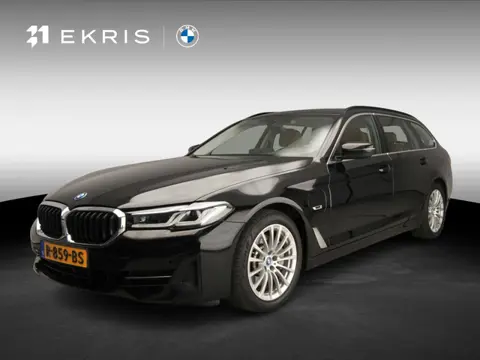 BMW 5 Serie Touring 530e | Laserlicht | Leder | Navigatie | Comfortzetels | Clima | PDC | DAB | Alu 