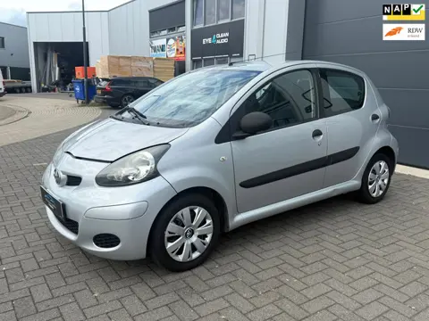 Toyota Aygo 1.0 1e EIG | AIRCO | NAVI | ELEKTR PAKKET | APK 07-27 |