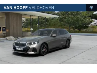 BMW i5 Touring eDrive40 M Sport / Trekhaak / Panoramadak / Comfortstoelen / Comfort Access / Bowers 