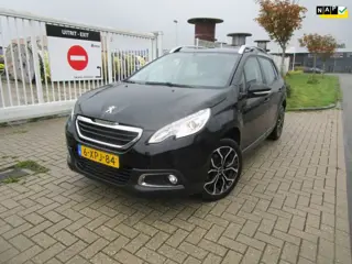 Peugeot 2008 1.2 PureTech Active, Panoramadak, Navigatie