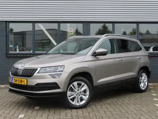 Škoda Karoq 1.5 TSI ACT Ambition | trekhaak wegklapbaar | adaptive cruise | navi | carplay