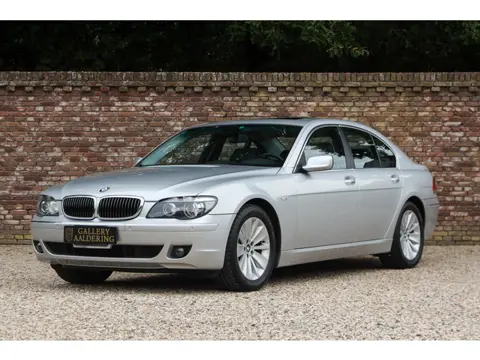 BMW 7 Serie 750i Luxurious and stylish "70.745 kms history" Ordered by BMW Osaka Japan in the Europe