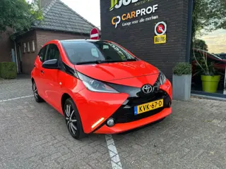 TOYOTA AYGO 1.0 VVT-I X-CLUSIV