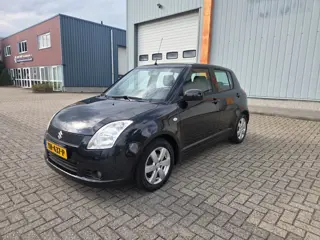 Suzuki Swift 1.3 GA Rijd schakelt goed ijskoude airco