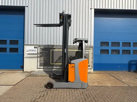 VS-23041 Reachtruck FMX-17 / 8300mm
