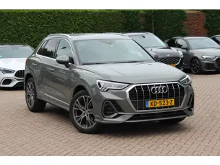 Audi Q3 35 TFSI S Line / CarPlay / Parkeerhulp V+A / 18'' / Sfeerverlichting / Elektr. stoelen / Mat
