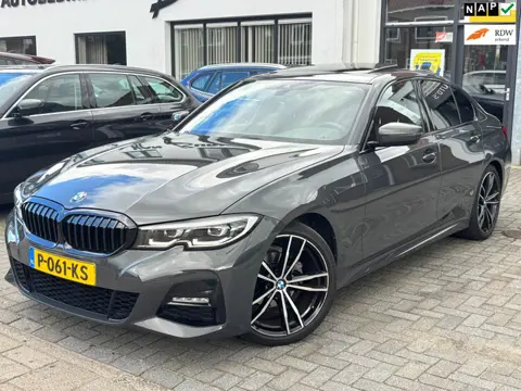 BMW 3-serie 318i M-Sport, Schuifkanteldak, Individual kleur, Sportstoelen, Stoelverwarming,