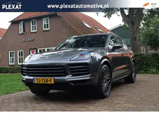 Porsche Cayenne 3.0 E-Hybrid Aut. | Panorama | Sport Chrono | BOSE | Luchtvering | Stuurwielverwarmi