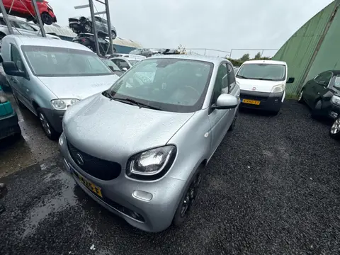 Smart Forfour 1.0 Passion ! goed lezen meeneemprijs ! voor de handige harry!