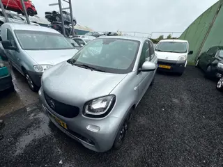 Smart Forfour 1.0 Passion ! goed lezen meeneemprijs ! voor de handige harry!