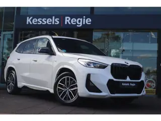 BMW X1 xDrive30e | M-sport | Elec.trekhaak | Camera | Sfeerverlichting | Navi | CarPlay |