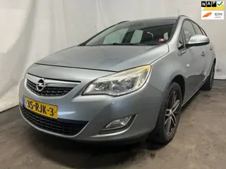 Opel Astra Sports Tourer 1.4 Edition - Schade