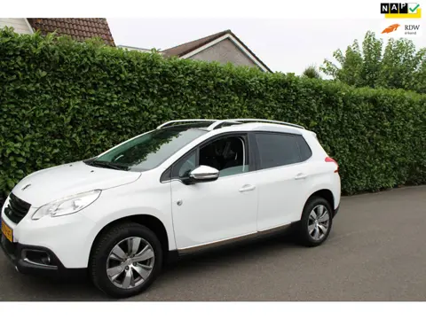 Peugeot 2008 1.2 PureTech Crossway