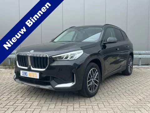BMW X1 sDrive18i (bj 2023, automaat)