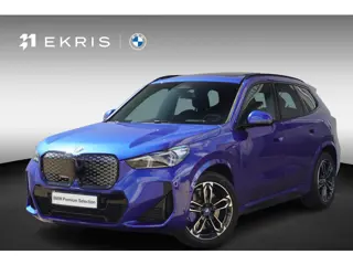 BMW iX1 eDrive20 | M Sportpakket | Panoramadak | Head-Up Display | Trekhaak | Comfort Access