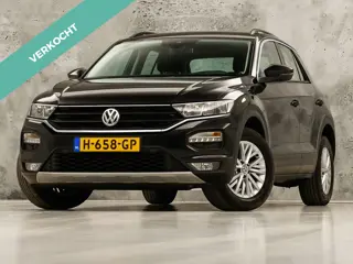 Volkswagen T-Roc 1.0 TSI Sport (APPLE CARPLAY, GROOT NAVI, CLIMATE, STOELVERWARMING, TREKHAAK, SPORT