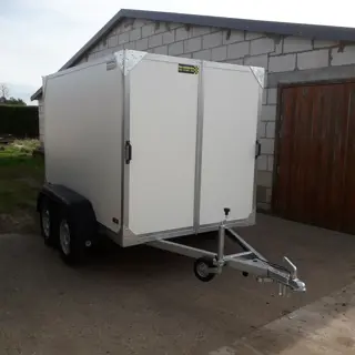 gesloten aanhangwagen roca
