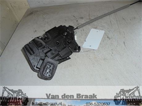 Seat Leon 2013-2017 Deurslot rechts voorzijde