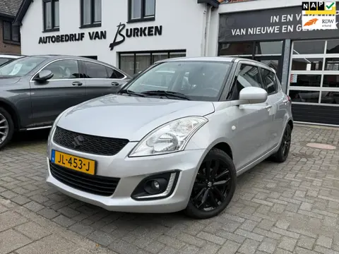 Suzuki Swift 1.2 Bandit EASSS, Trekhaak,Stoelverwarming,Cruise control,Airco,L.M.Velgen,Parkeersenso