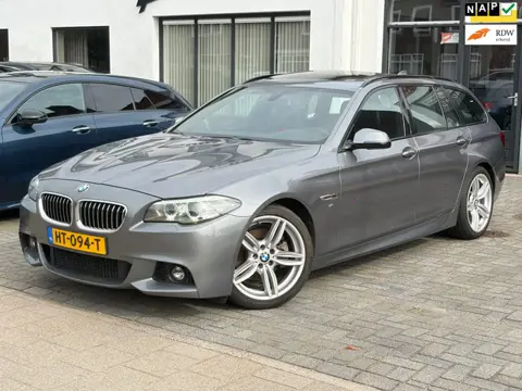BMW 5-serie Touring 520i High Executive,Panoramadak,Stoelverwarming,Navigatie,19 Inch L.M. Velgen