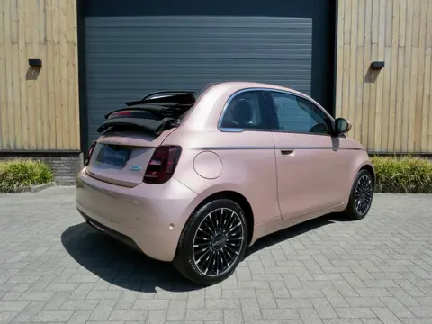 Fiat 500e La Prima cabrio 42 kWh *Carplay *Unieke kleur* JBL