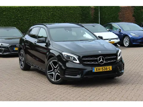 Mercedes-Benz GLA 180 Business Solution AMG Night Upgrade / Camera / Apple CarPlay / 19'' / Half led