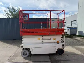 Iteco IT10090 schaar hoogwerker 12 meter (bj 2014)