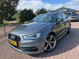 AUDI A3 Sportback 1.4 TFSI S-LINE*Led*18''Rotor
