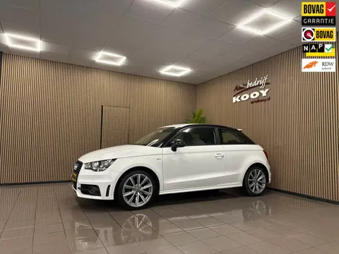 Audi A1 1.2 TFSI S-Line * Navigatie / LM Velgen / Cruise control / Trekhaak / NL Auto *
