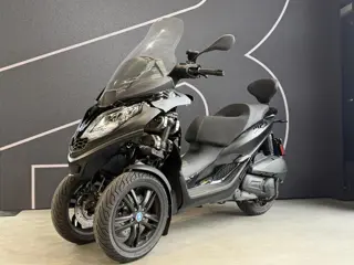Piaggio 300 MP3 HPE SCHADE weinig gereden!