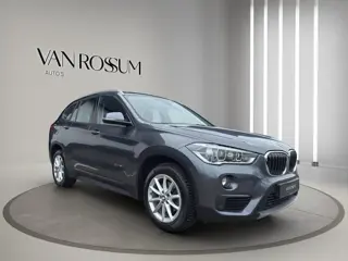 BMW X1 sDrive18i Executive | Verwarmde Sportstoelen | Camera | Led | Trekhaak | Climate | Parksenors