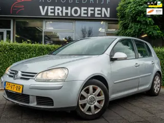 Volkswagen Golf 1.6 FSI Sportline - PANORAMADAK - GROOT DISPPLAY - KOOPJE !