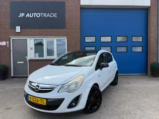 Opel Corsa 1.4-16V | Navi | 17" LMV | PDC | Stoelverwarming