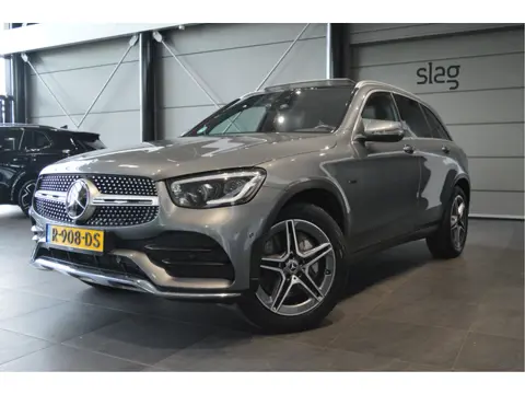 Mercedes-Benz GLC 300e 4MATIC AMG Head Up pano leer trekhaak 19 inch !!