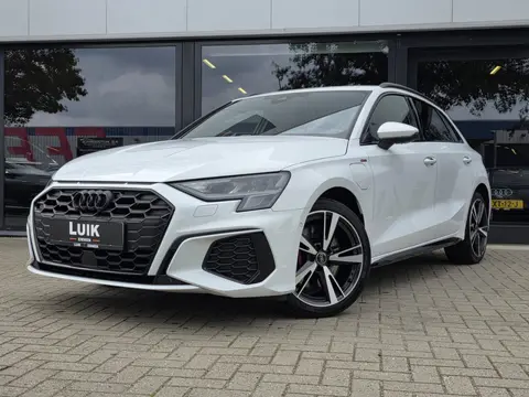 Audi A3 Sportback 45 TFSI e S edition Competition + 3x S-LINE + LED + KEYLESS + ALCANTARA + CAMERA