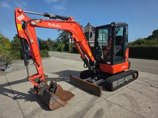 Kubota U36-4 met 4917 uur en slangbreuk (bj 2019)
