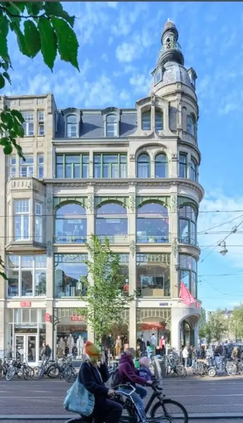 Woning aan de Koningsplein te Amsterdam